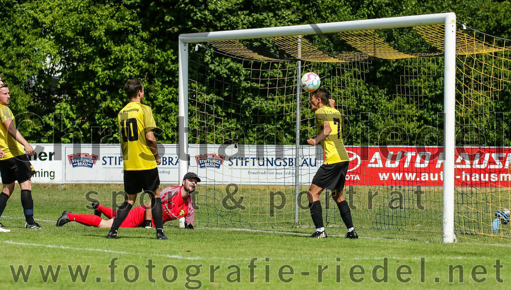 2023-07-09_027_FC_Moosinning_II_gegen_FC_Herzogstadt | Moosinning, Deutschland, 09.07.2023:
Fußball, Kreisliga 2023 / 2024, Testspiel, FC Moosinning II gegen FC Herzogstadt, Endergebnis: 2:1

Foto: Christian Riedel / fotografie-riedel.net