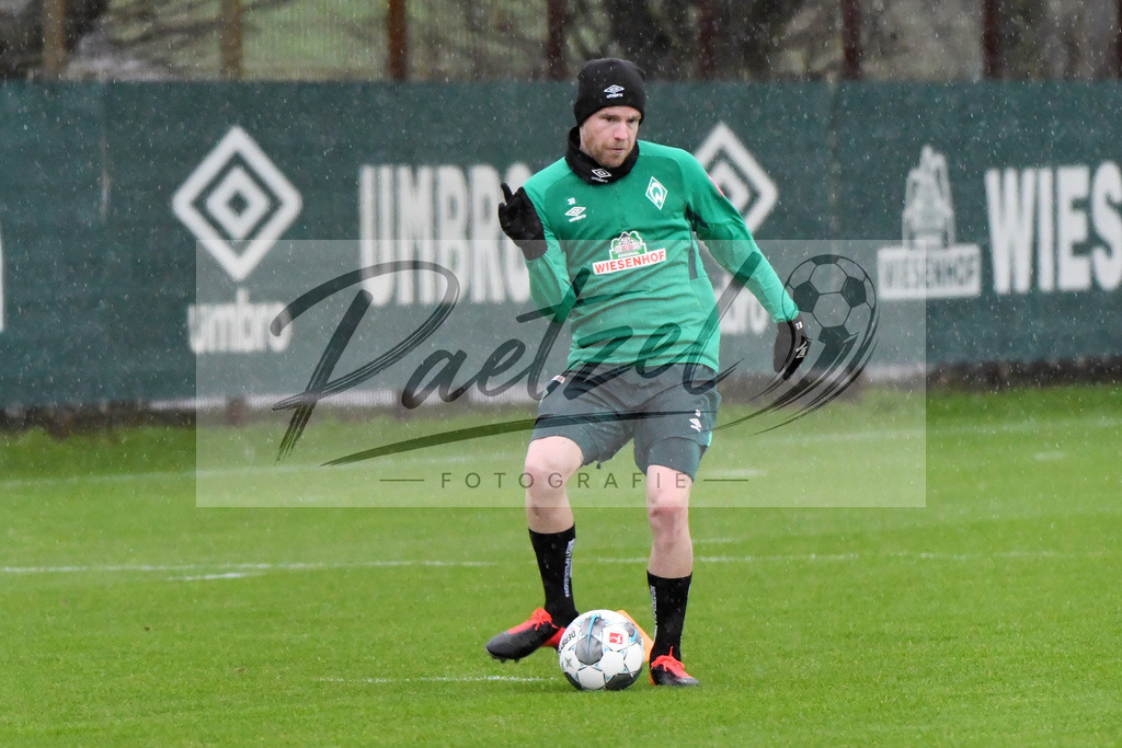 20200129_TRASVW_0010 | Fußball, Herren: Davy Klaassen (SV Werder Bremen) in Aktion, am Ball, Einzelaktion beim Training des SV Werder Bremen am 29.01.2020 im wohninvest Weserstadion in Bremen, Deutschland.(Foto von Nico Paetzel) - Realisiert mit Pictrs.com