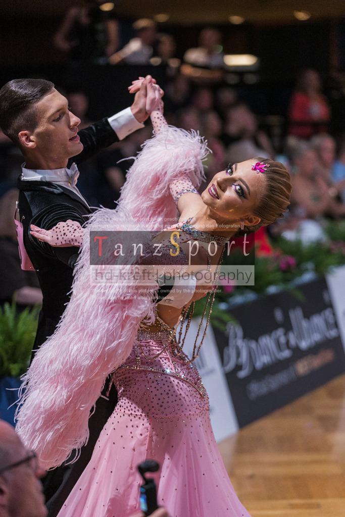 20250819_WDSF-Open-Std-Youth_1222 | Tanzsportbilder, Standardtanz, Lateintanz, WDSF, DTV, LTVB, dancecomp, goc, hessen tanzt, blaues band der spree, walzer, tango, wiener walzer, slowfox, quickstepp, samba, rumba, cha-cha-cha, paso doble. jive, hd-kroft photography, turniertanzsport