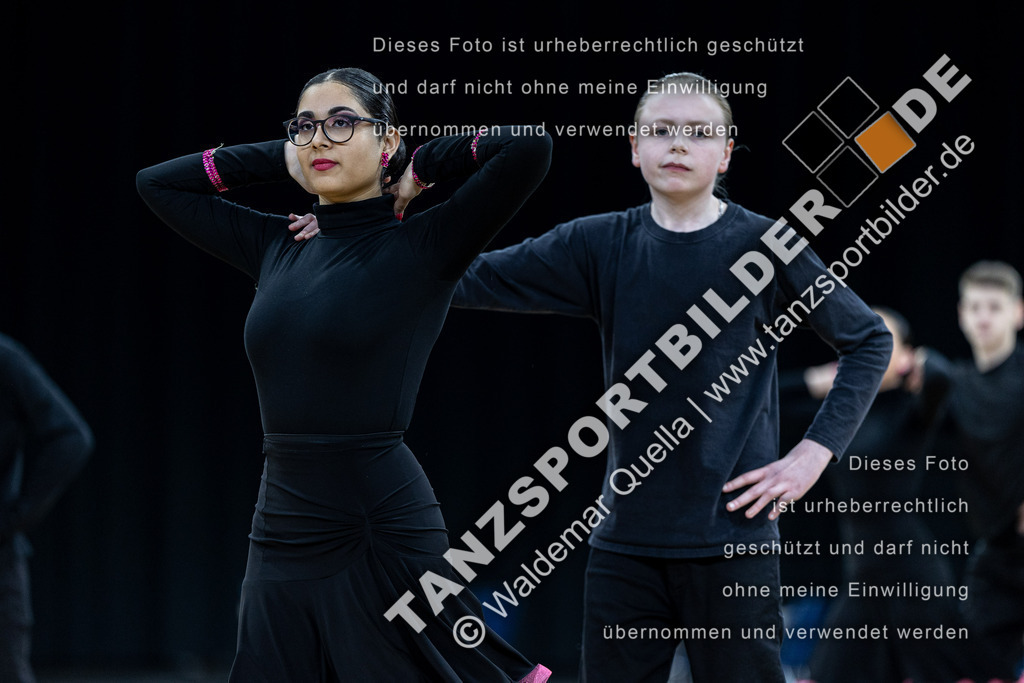 20240310-00563 | Hier finden Sie Tanz Bilder vom Latein und Standard Formationen tanzen. Sportbilder vom Tanzsport. Schöne Fotos und von Weltmeisterschaft, Europameisterschaft, Bundesliga, Regionalliga, Oberliga und Landesliga sowie von GOC Stuttgart, DanceComp, WM Bremen