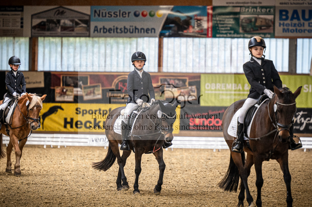 DOS_0377 | Entdecke hochwertige Reitturnierfotos von Foto Oger. Professionell, emotional und authentisch – jetzt Lieblingsmomente im Shop bestellen.Deutschlandweite Turnierfotografie. - Realisiert mit Pictrs.com