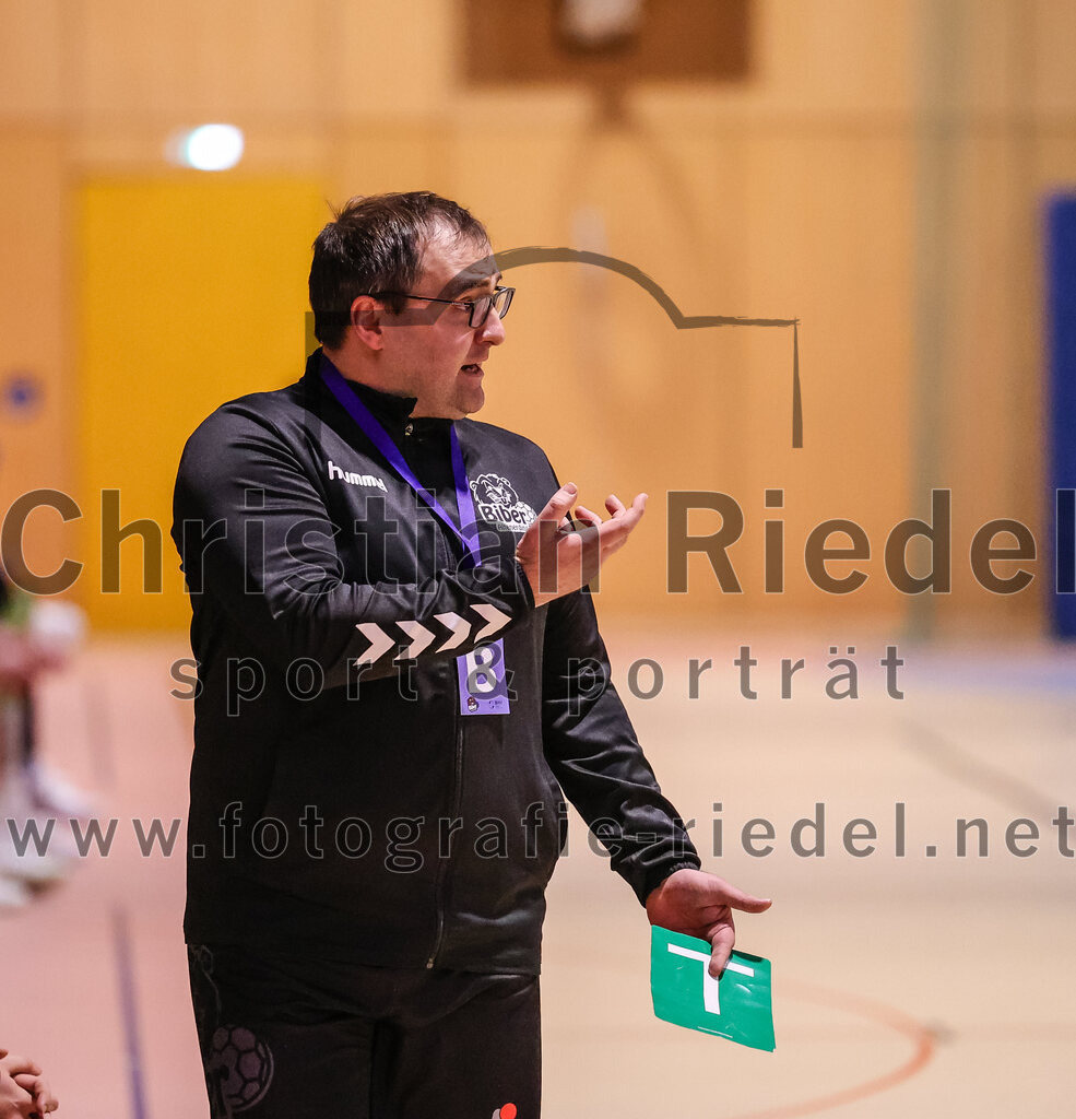 2024-12-14_087_SpVgg_Altenerding_gegen_MTV_Pfaffenhofen | Erding, Deutschland, 14.12.2024:Handball, Bezirksoberliga Männer 2024 / 2025, 10. Spieltag, SpVgg Altenerding gegen MTV Pfaffenhofen, Endergebnis: 32:30Trainer Simon Klawe (SpVgg Altenerding)Foto: Christian Riedel / fotografie-riedel.net