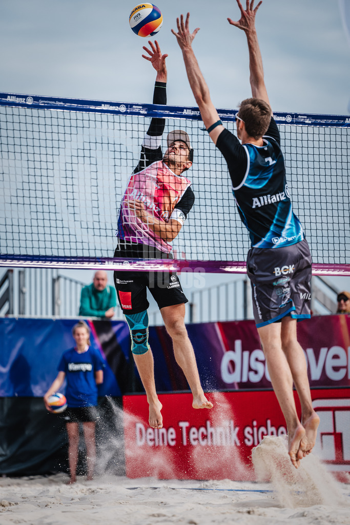 Beachvolleyball | Männer | German Beach Tour 2024 | Tourstop Bremen | 09.06.2024 | Bennet Poniewaz beim Angriff
