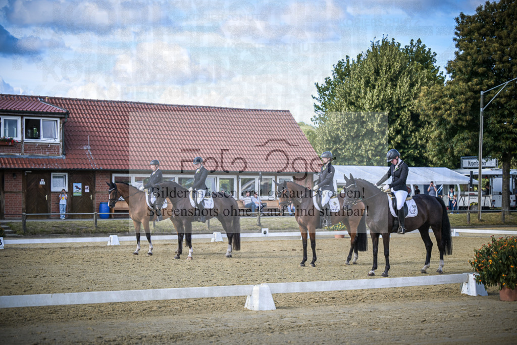 DOS_0631 | Entdecke hochwertige Reitturnierfotos von Foto Oger. Professionell, emotional und authentisch – jetzt Lieblingsmomente im Shop bestellen.Deutschlandweite Turnierfotografie. - Realisiert mit Pictrs.com