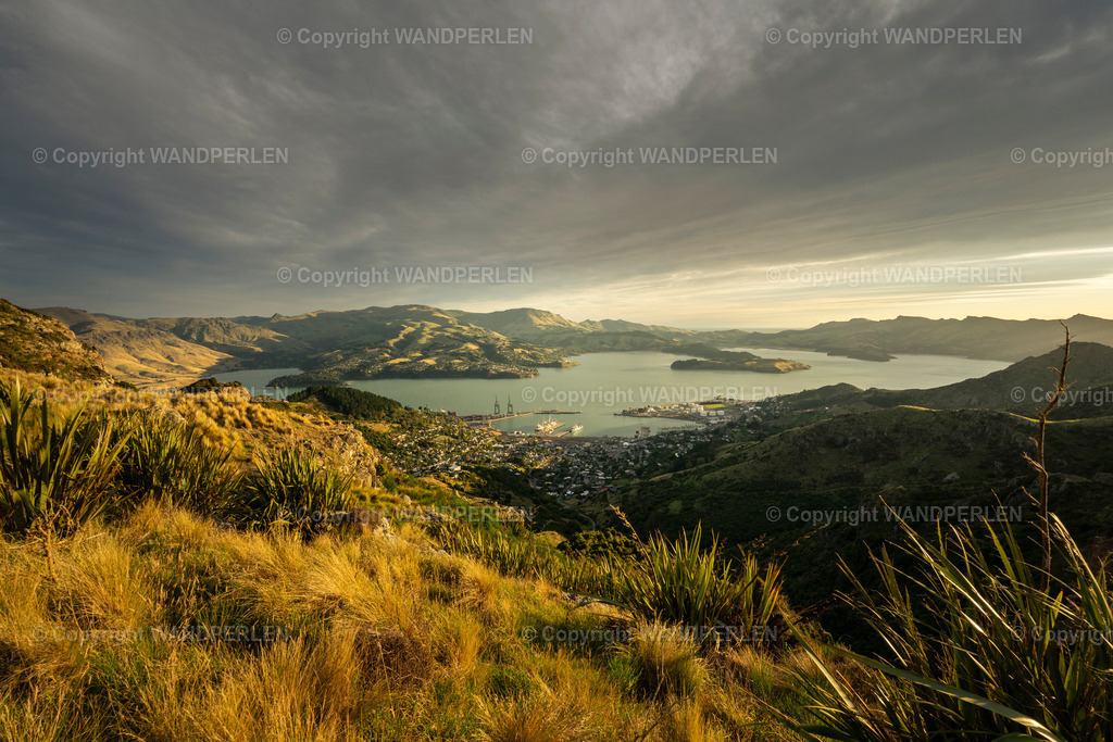 Lyttelton | Großformatige Foto-Drucke in Galeriequalität – Wandperlen.de. Feine Details, brillante Farben, hochwertige Materialien und zuverlässige Lieferung für Home & Office.  - Realisiert mit Pictrs.com