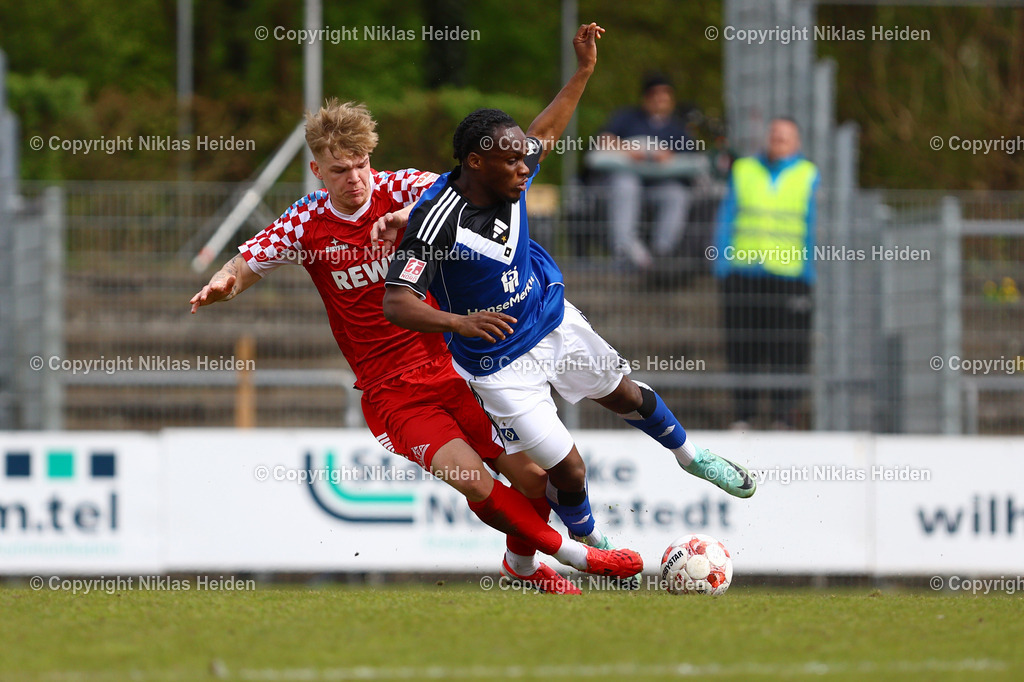 NH_FCEintrachtNorderstedt_HamburgerSVU21_RegionalligaNord_11042026 | #3 Endrik Jaschan (FC Eintracht Norderstedt), #11 Maurice Boakye (Hamburger SV U21)Fußball I Herren I Regionalliga Nord I Saison 2025-2026 I 29. Spieltag I FC Eintracht Norderstedt - Hamburger SV U21 I 11.04.2026 I Edmund-Plambeck-Stadion