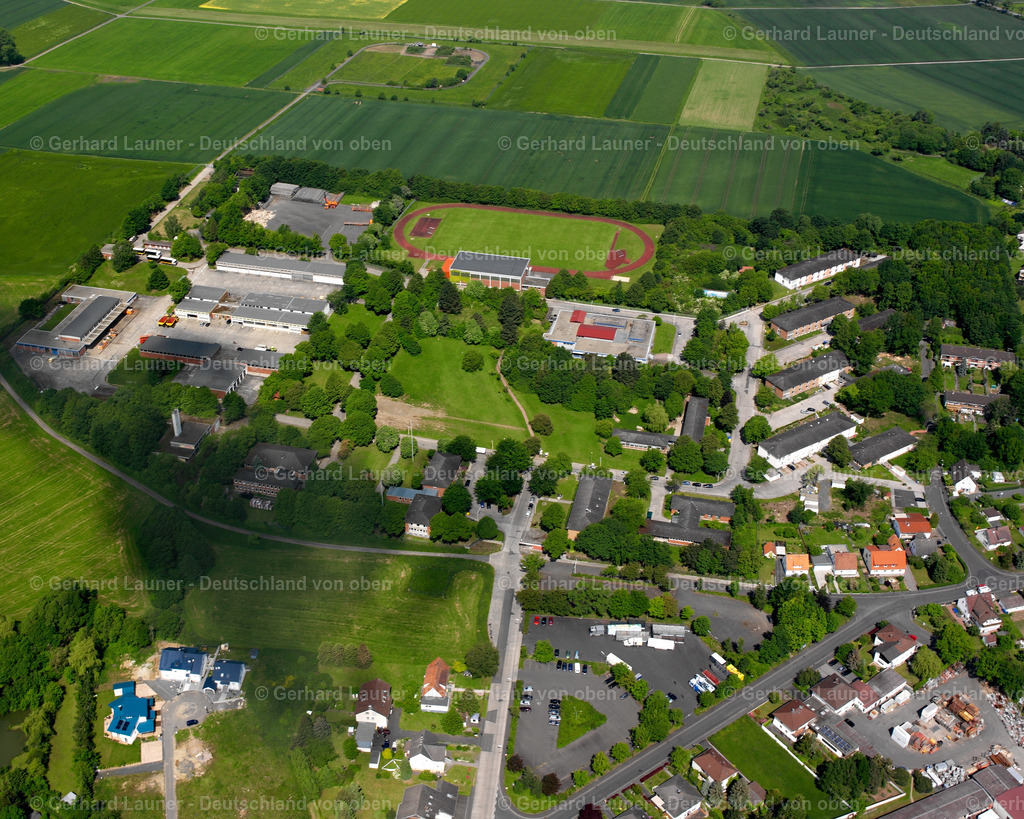 2615444 | ALSFELD 09.06.2006 Grün- farbiger Tennis- Platz Sportanlage  in Alsfeld im Bundesland Hessen, Deutschland // Green colored tennis sports complex  in Alsfeld in the state Hesse, Germany Foto: Gerhard Launer