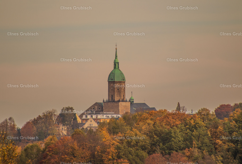 St. Annen Kirche im Herbst | Lila Lubbenbomm - Artwork by Ines Grubisch - Realisiert mit Pictrs.com