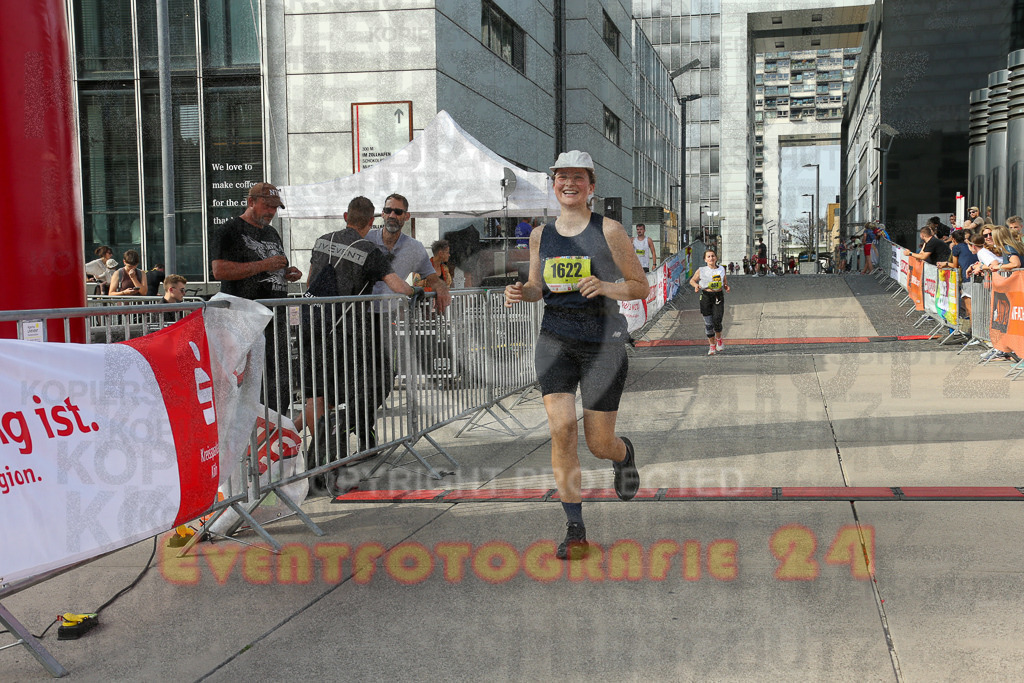 250920_1543_EX1_0560 | Sportfotografie im Rhein-Sieg Kreis, Köln, Bonn, NRW, Rheinland Pfalz, Hessen, etc. Unser Tätigkeitsfeld umfasst den Laufsport vom Volkslauf über den Marathon, Duathlon, Triathon bis zum Ultralauf wie Kölnpfad Ultra oder Schindertrail.
