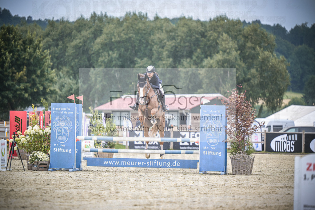 DOS_0791 | Entdecke hochwertige Reitturnierfotos von Foto Oger. Professionell, emotional und authentisch – jetzt Lieblingsmomente im Shop bestellen.Deutschlandweite Turnierfotografie. - Realisiert mit Pictrs.com