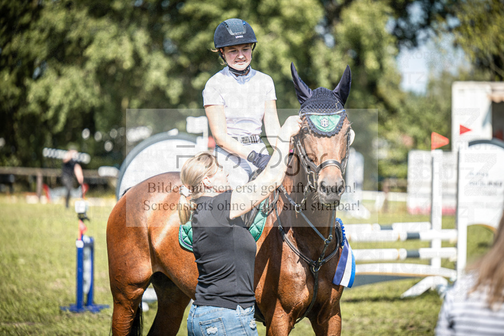 Z63_0037 | Entdecke hochwertige Reitturnierfotos von Foto Oger. Professionell, emotional und authentisch – jetzt Lieblingsmomente im Shop bestellen.Deutschlandweite Turnierfotografie. - Realisiert mit Pictrs.com