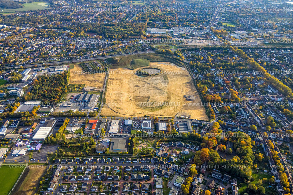 Recklinghausen221006317Hillerheide |  Luftbild, ehemaliges Trabrennbahngelände wird ein Wohngebiet mit Wasserfläche und großzügigen Grün- und Naherholungsflächen, Hillerheide, Recklinghausen, Ruhrgebiet, Nordrhein-Westfalen, Deutschland
