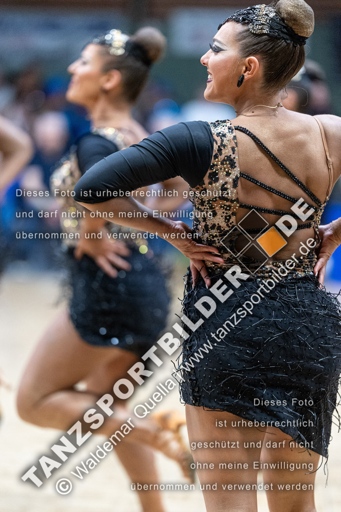 20240406-13098 | Hier finden Sie Tanz Bilder vom Latein und Standard Formationen tanzen. Sportbilder vom Tanzsport. Schöne Fotos und von Weltmeisterschaft, Europameisterschaft, Bundesliga, Regionalliga, Oberliga und Landesliga sowie von GOC Stuttgart, DanceComp, WM Bremen