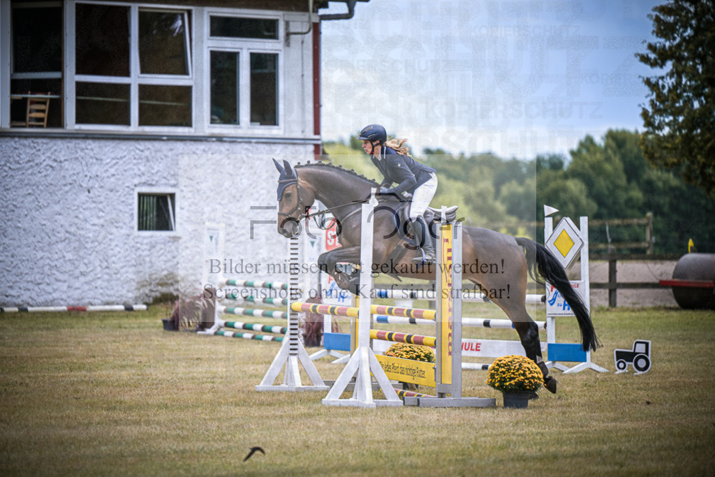 DOS_0289 | Entdecke hochwertige Reitturnierfotos von Foto Oger. Professionell, emotional und authentisch – jetzt Lieblingsmomente im Shop bestellen. - Realisiert mit Pictrs.com