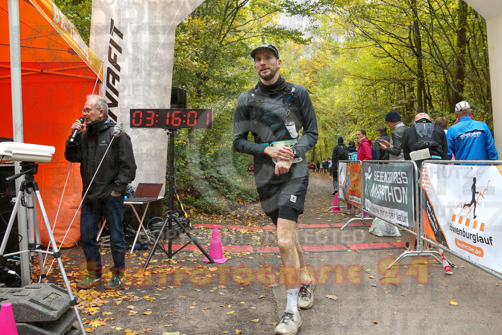 251026_1317_EX1_3126 | Sportfotografie im Rhein-Sieg Kreis, Köln, Bonn, NRW, Rheinland Pfalz, Hessen, etc. Unser Tätigkeitsfeld umfasst den Laufsport vom Volkslauf über den Marathon, Duathlon, Triathon bis zum Ultralauf wie Kölnpfad Ultra oder Schindertrail.