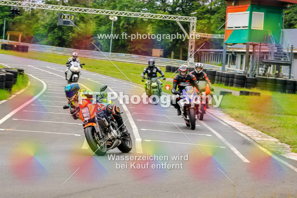 VBK-7825 | Hier findet Ihr Bilder von Touristenfahrten auf der Nürburgring Nordschleife oder von anderen Veranstaltungen die ich besucht habe. Viel Spass beim Durch Schauen 