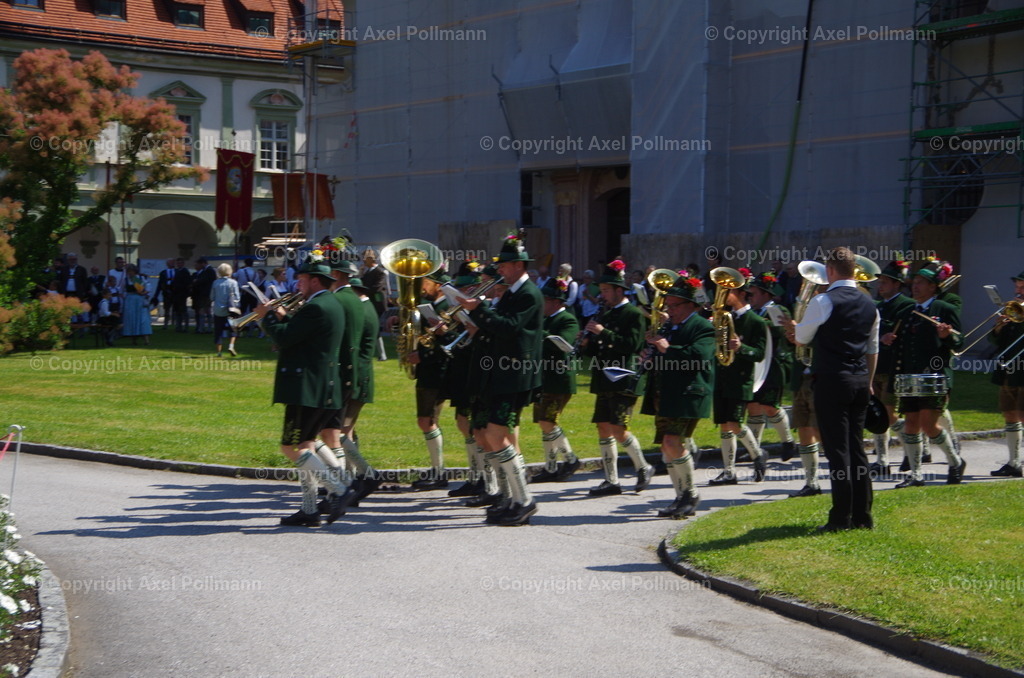 IMGP4660 | fotografiert von Axel PollmannLeonhardi Wallfahrt Benediktbeuern und Murnau, Fronleichnam, Fasching, Landschaft im Loisachtal und Benediktbeuern  - Realisiert mit Pictrs.com