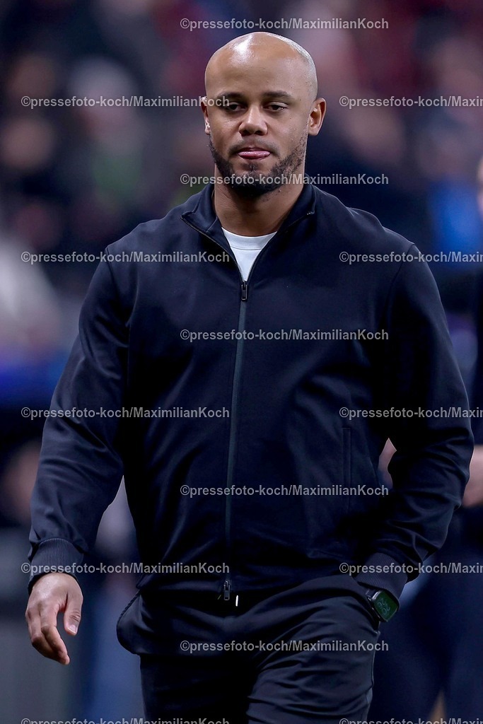 UCL11032502138 | 11.03.2025, Fußball, UEFA Champions League, Bayer 04 Leverkusen - FC Bayern München, Achtelfinale Rückspiel, BayArena, Saison 2024 2025: Trainer Vincent Kompany (Cheftrainer FC Bayern)DFB regulations prohibit any use of photographs as image sequences and or quasi-video.
