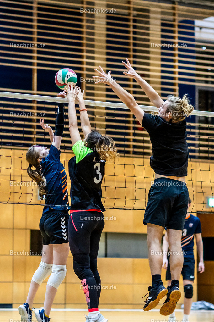 2024-00111438-3-Icke-Cup-Berlin |  16.11.2024; Berlin Foto: Gerold Rebsch - www.beachpics.de