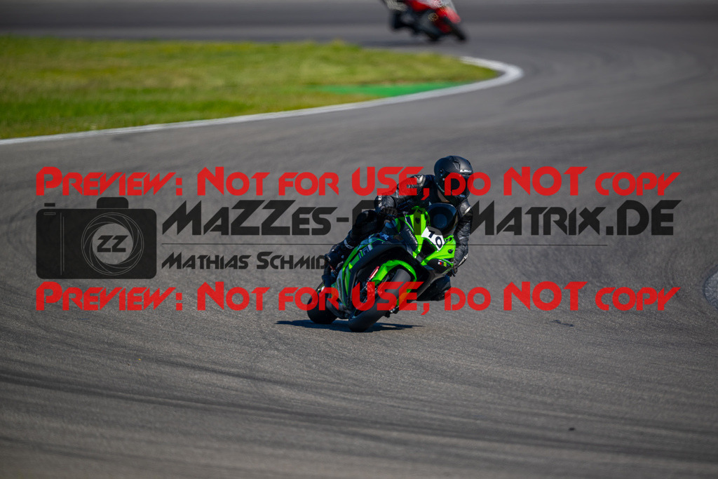 MaZZes-Fotomatrix-20260523-113248 | GRUEN