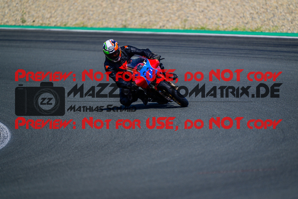 MaZZes_FotoMatrix_240725_6007705_5891 | BLAU