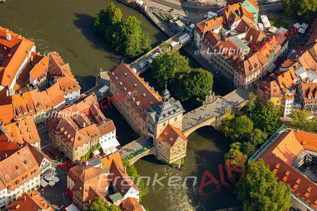 bamberg-luftbild-agentur-2602-jahr-2024 | Das Luftbild zeigt :  Bamberg - Die Luftaufnahme wurde 2024 vom UL-Flugzeug aus erstellt ( keine Drohne ) - Hochauflösende Luftaufnahme - Für grossformatige Ausdrucke geeignet. Die Geschenkidee !Mit Lizenz und Bildrechte bestellbar