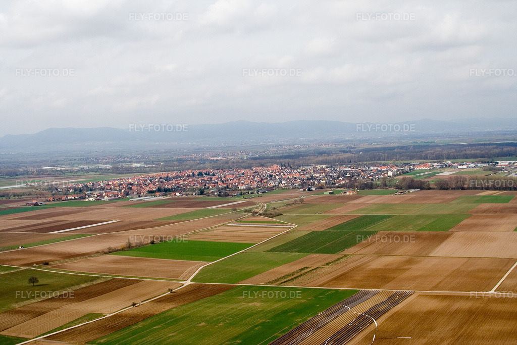 Luftbild: Stadtansicht von Südosten in Offenbach an der Queich im Bundesland Rheinland-Pfalz in Deutschland. Foto: IMG_9776.jpg vom 15.03.2008 durch Werner Riehm/FLY-FOTO.de