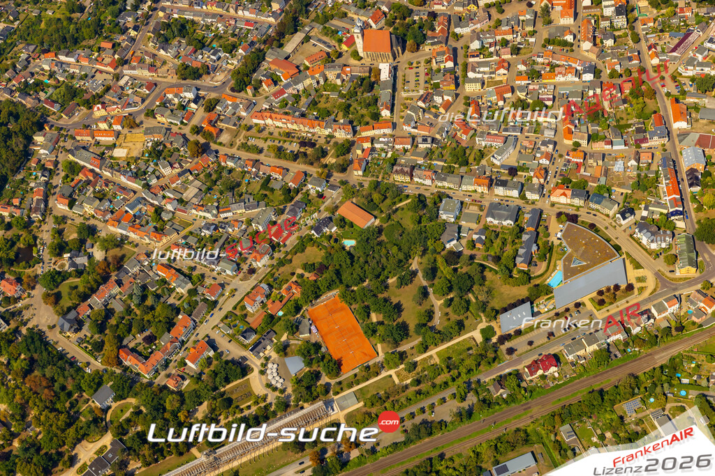 Übersichts Bild Schönebeck - Die Luftaufnahme wurde 2025 vom UL-Flugzeug heraus erstellt ( keine Drohnenaufnahme ) - Hochauflösende Luftaufnahme - für Wandbilder und großformatige Ausdrucke geeignet. Das besondere Geschenk!Hier alle&nbsp;Infos zur Lizenzierung der LuftaufnahmeWir fliegen auch dieses Jahr wieder in Ihre Region um Luftbilder zu erstellen.- Luftbild anfragen