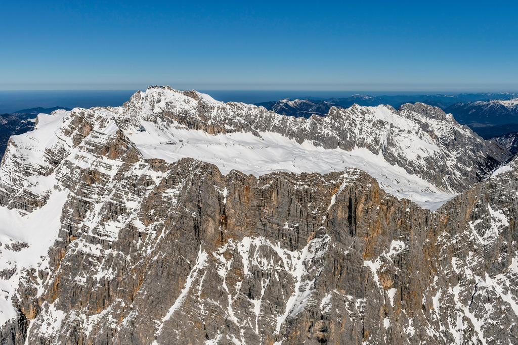 Felsen- Massiv und Berglandschaft des Zugspitzmassiv mit den Gipfeln der Zugspitze | Felsen- Massiv und Berglandschaft des Zugspitzmassiv mit den Gipfeln der Zugspitze