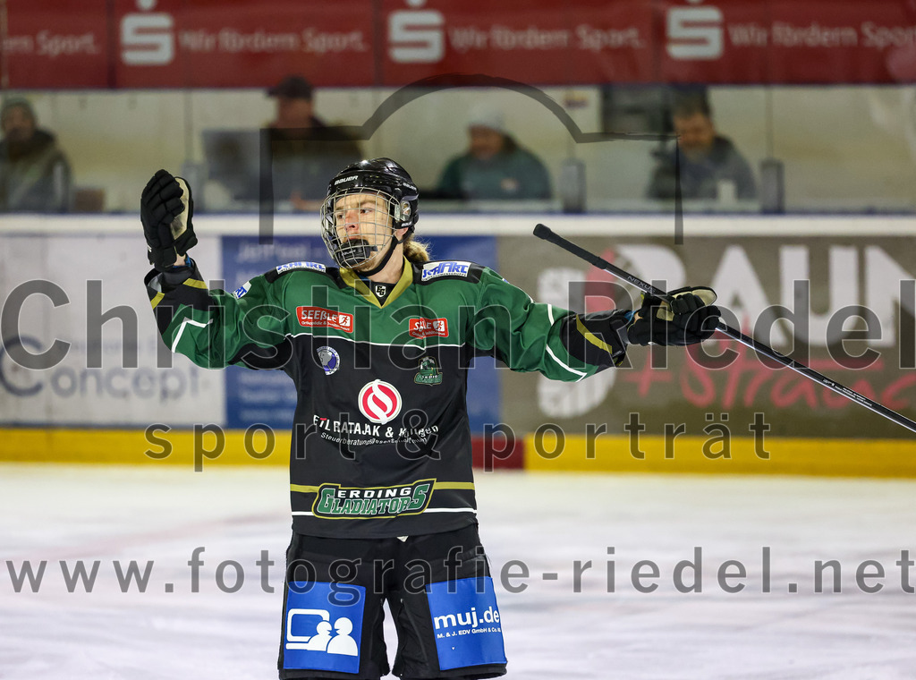 2022-12-23_020_TSV_Erding_gegen_EA_Schongau | Erding, Deutschland, 23.12.2022:
Eishockey, Bayernliga 2022 / 2023, 22. Spieltag, TSV Erding gegen EA Schongau, Endergebnis: 

Foto: Christian Riedel / fotografie-riedel.net