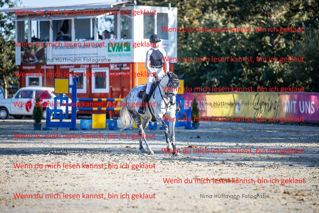 BK1A6208 | Turnierbilder Turnierfotos Nina Hüffmann Turnierfotografie Pferdefotografie Tierzeichnung Haustierzeichnung Pferdezeichnung Hundezeichnung Videograf  - Realisiert mit Pictrs.com