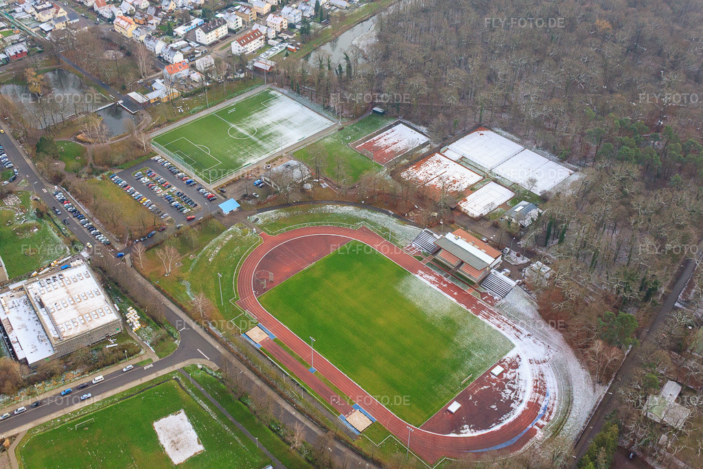 Luftbild: Bienwaldstadion mit etwas Schnee in Kandel im Bundesland Rheinland-Pfalz in Deutschland. Foto: IMG_35669.jpg vom 27.11.2010 durch Werner Riehm/FLY-FOTO.de