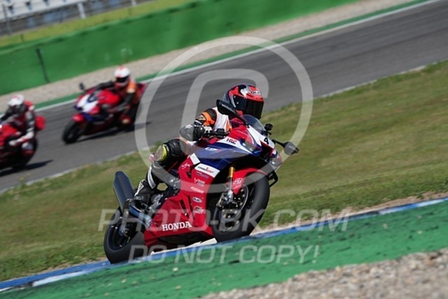 2025_04_29_PBK_21876 | Sportfotografie; SlowMotion; Video; Rennstrecke; Hafeneger; Speer; Racing; RSE; BMW; CBO; Trackday; Motorsportarena; Hockenheimring; Brno; Most; Barcelona; Valencia