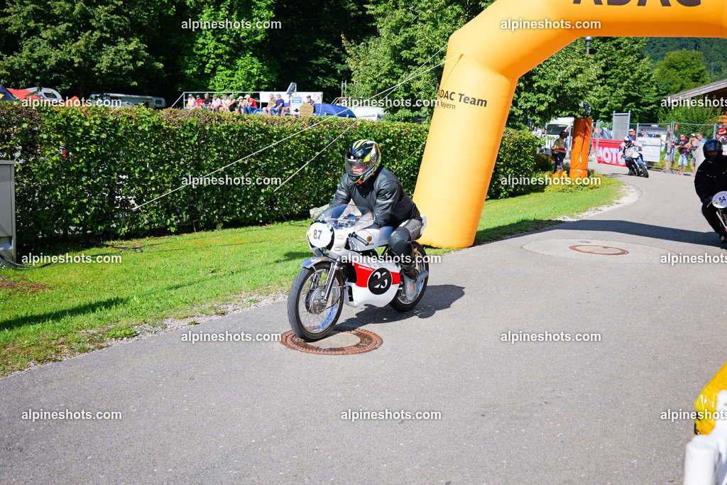 P1025784 | Erleben Sie atemberaubende, hochqualitative Fotos Ihrer Fahrt entlang der malerischen Alpenstraßen. Besuchen Sie alpineshots.com, um professionelle Aufnahmen Ihrer unvergesslichen Reise zu finden und zu kaufen - Realisiert mit Pictrs.com