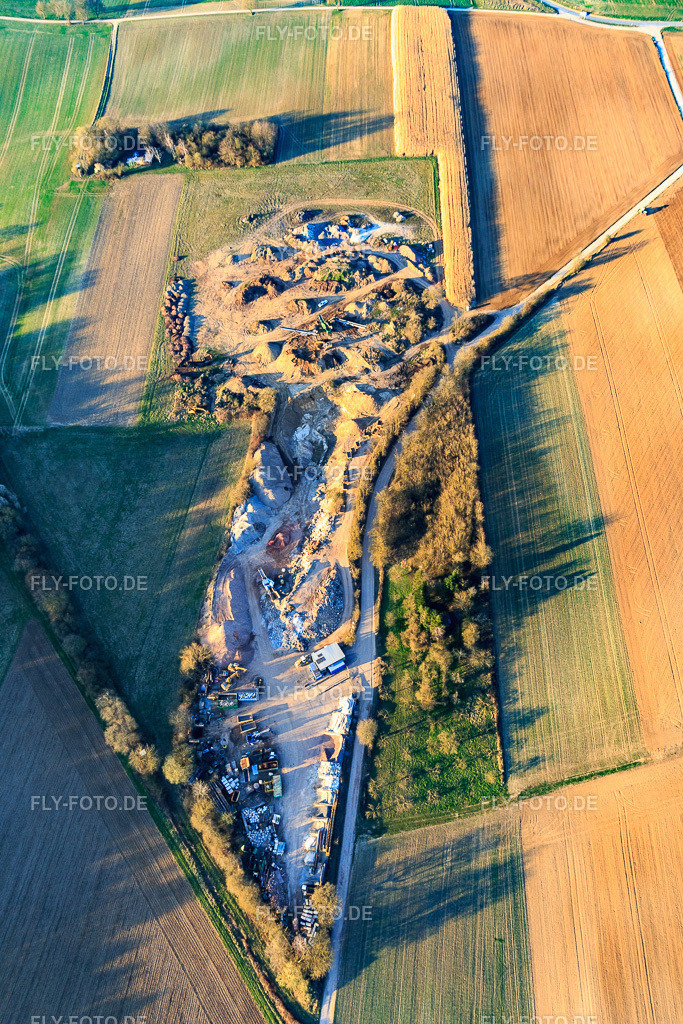 Ernst Semar GmbH Recycling-Anlage & Containerdienst https://www.semar-gmbh.de/recycling-anlage-entsorgung/ | Luftbild: Ernst Semar GmbH Recycling-Anlage & Containerdienst https://www.semar-gmbh.de/recycling-anlage-entsorgung/ in Oberotterbach im Bundesland Rheinland-Pfalz in Deutschland. Foto: IMG_145638.jpg vom 19.03.2025 durch ©2025 Werner Riehm fly-foto.de/copyright - Realisiert mit Pictrs.com