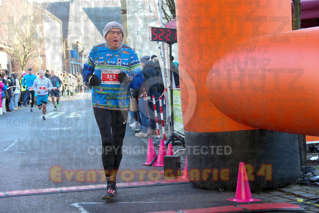 241201_1228_EX1_2285 | Sportfotografie im Rhein-Sieg Kreis, Köln, Bonn, NRW, Rheinland Pfalz, Hessen, etc. Unser Tätigkeitsfeld umfasst den Laufsport vom Volkslauf über den Marathon, Duathlon, Triathon bis zum Ultralauf wie Kölnpfad Ultra oder Schindertrail.