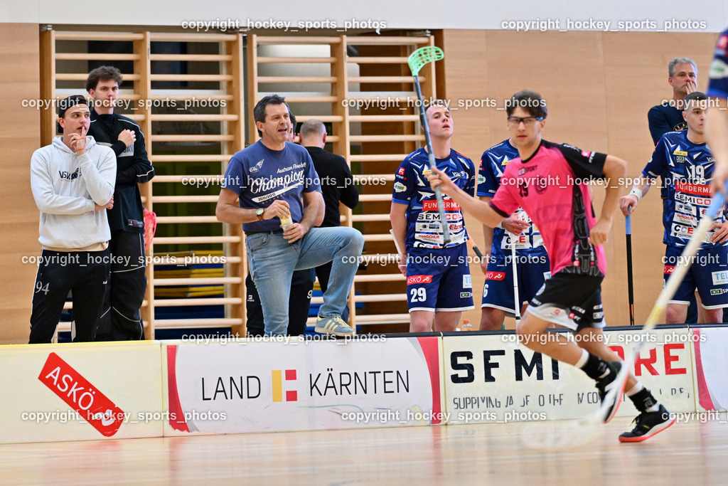 VSV Unihockey vs. Wiener Floorball Verein | Headcoach VSV Unihockey Harald Felsberger, #29 Anze Brajic VSV Unihockey, VSV Unihockey vs. Wiener Floorball Verein, VSV Unihockey vs. Wiener Floorball Verein am 18.05.2025 in Villach (Ballspielhalle St. Martin), Austria, (Photo by Bernd Stefan)