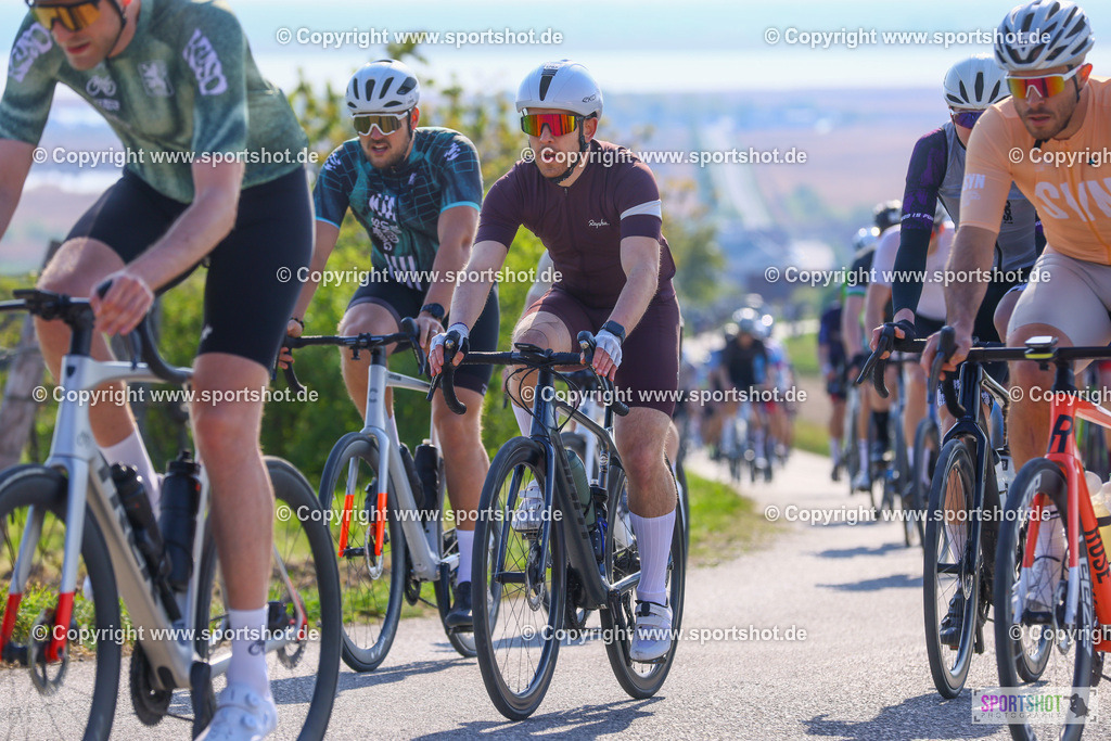 TRA_0143 | Neusiedlersee Radmarathon 2026@sportshot_your_pictrs #yourpictures#roadtowm2029 #nrm #neusiedlerseeradmarathon #neusiedlersee #neusiedlerseetourismus #burgenland #mörbisch #nrm26 #burgenlandtourismus #voglundco #poweredbyburgenlandtourismus #radsport #rad #marathon #ucigranfondo #visitburgenland #ucigranfondoworldseries