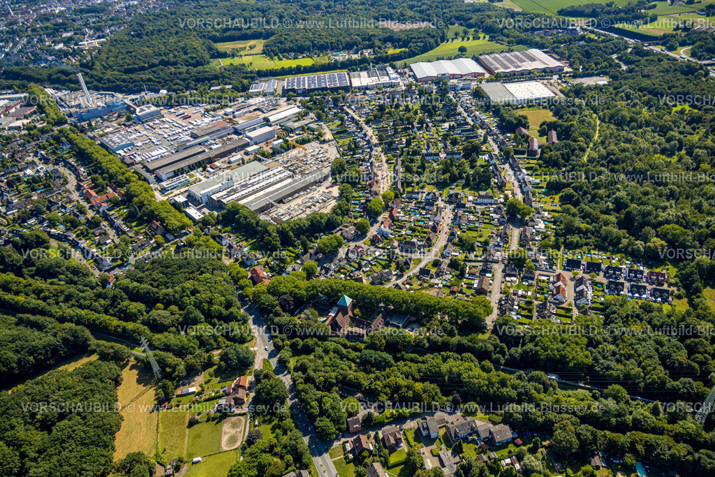 Gladbeck250800531 | Luftbild, Gewerbegebiet Beisenstraße und Wohngebiet an der Bottroper Straße, Kirche St. Elisabeth am Waldrand, Ellinghorst, Gladbeck, Ruhrgebiet, Nordrhein-Westfalen, Deutschland