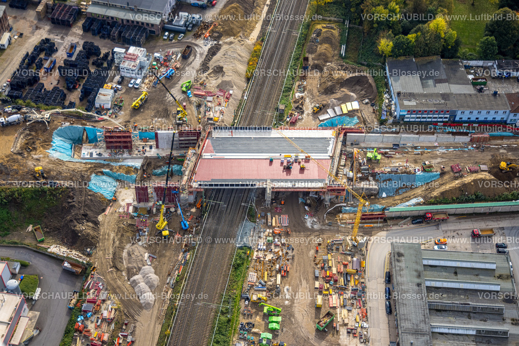 Bochum241016230 | Luftbild, Vollsperrung der Autobahn A40 am Ersatzneubau und Brückenbau Schlachthofbrücke über die Bahngleise am Schlachthof, Freudenbergstraße, Hamme, Bochum, Ruhrgebiet, Nordrhein-Westfalen, Deutschland