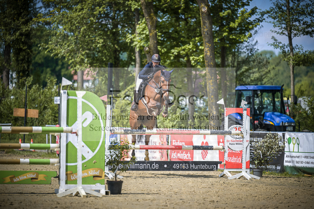 DOS_8424 | Entdecke hochwertige Reitturnierfotos von Foto Oger. Professionell, emotional und authentisch – jetzt Lieblingsmomente im Shop bestellen.Deutschlandweite Turnierfotografie. - Realisiert mit Pictrs.com
