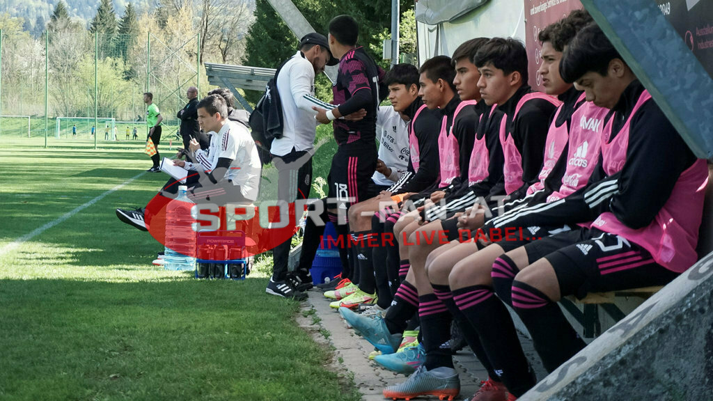 AUSTRIA U15 - MEXICO U15 | Team ; AUSTRIA U15 - MEXICO U15 am 29.04.2022 in Arnoldstein
(Sportplatz), AUSTRIA, (Photo by Ernst Krawagner sport-fan.at) - Realisiert mit Pictrs.com