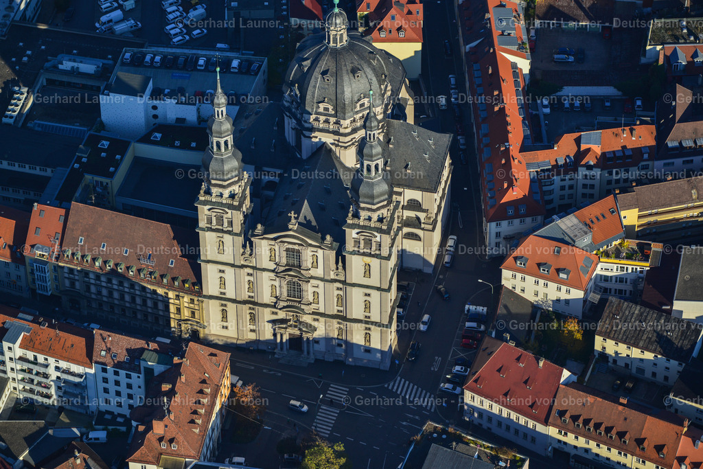 3503722 | Stift Haug wird die im Stadtteil Haug gelegene barocke Pfarrkirche St. Johannes in Würzburg bezeichnet, die dazugehörige Pfarrei als St. Johannes in Stift Haug. Die ehemalige Stiftskirche gehörte bis zur Säkularisation 1803 zum Kollegiatstift Haug