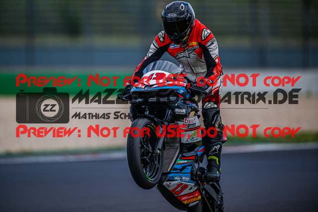 MaZZes_FotoMatrix_220506_92749 | Fotograf Mathias Schmid
Sportfotograf,
Eventfotograf,
Hochzeitsfotograf,
Portraitfotograf