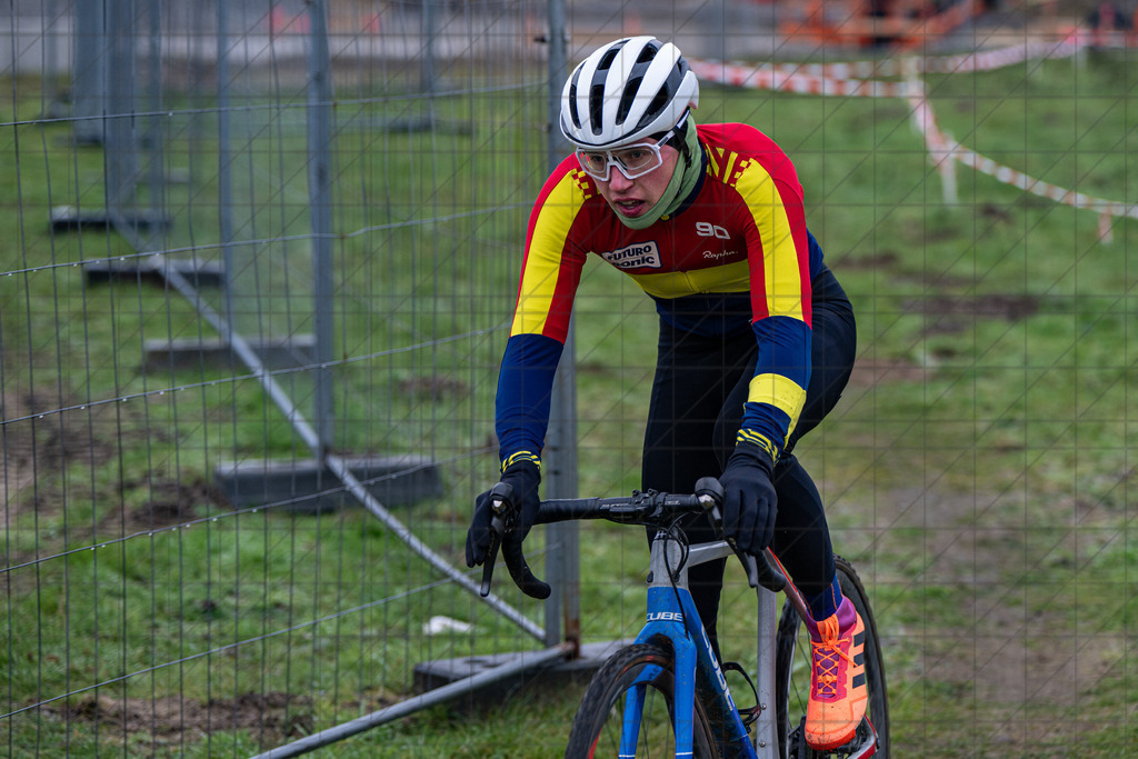26. Stadler Weser-Ems Cup 2025/2026 - Silvestercross Melle | 31.12.25: 26. Stadler Weser-Ems Cup 2025/2026 - Silvestercross Melle / Melle / Deutschland  //   CREDIT:www.bullenfotos.de, Martin König, Hörner Weg 40, D-49078 Osnabrück, +4917663732967 // Nutzung und Weitergabe nur zu den vereinbarten Zwecken. Presseanfragen an Ersteller. Alle Rechte beim Ersteller. Honorierung nach MFM. - Realisiert mit Pictrs.com