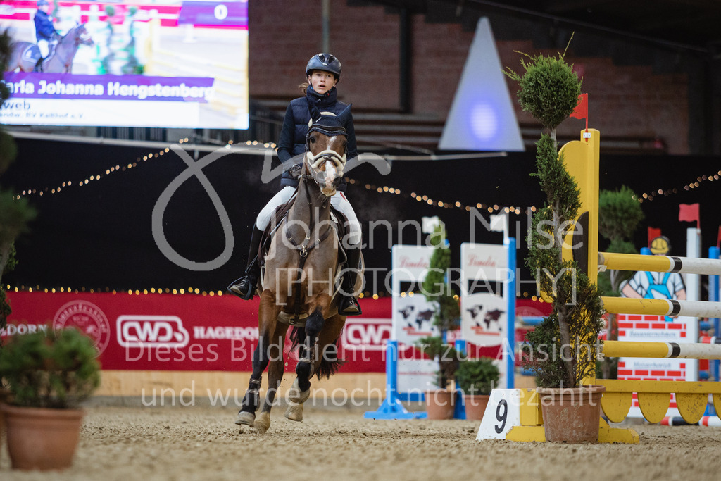 221127_Winterfestival_L-Spr_HPTTY-231 | Deine schönsten Turniermomente als professionelle Fotos! Entdecke hochwertige Pferdesport-Fotografie im Online-Shop. Jetzt Fotos finden & bestellen!