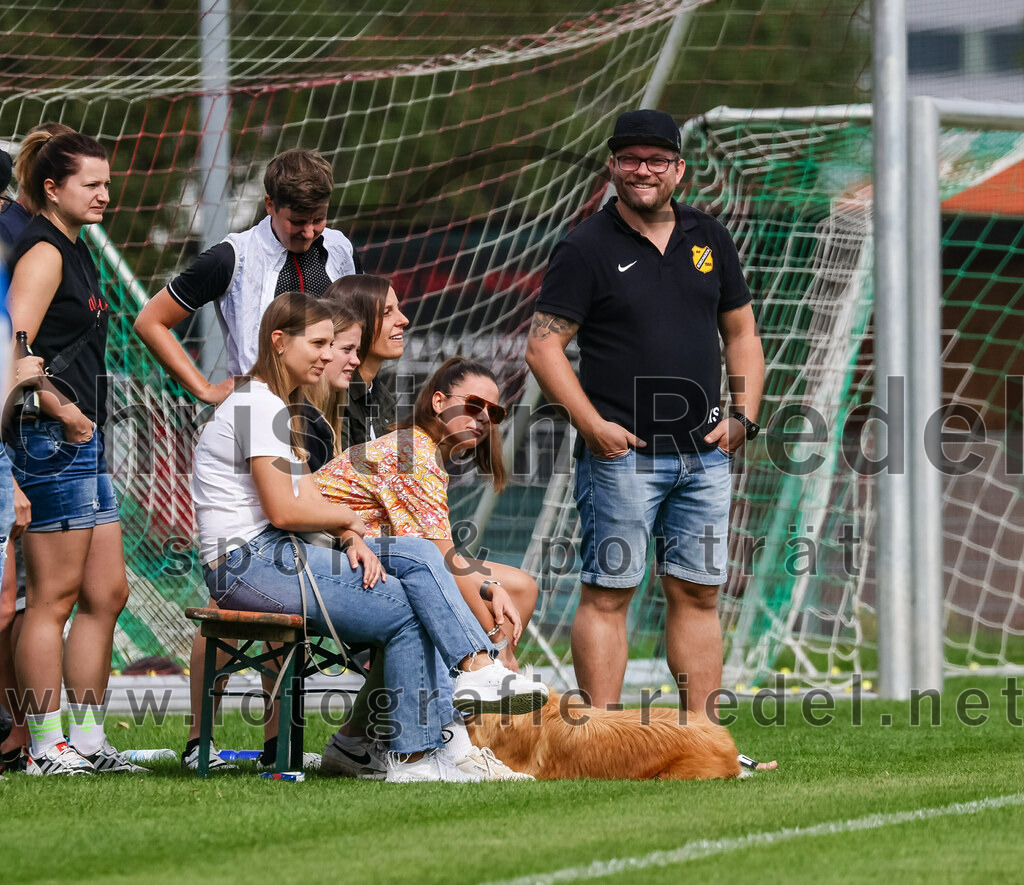 2023-09-03_103_Teamware_Cup_2023 | Oberding, Deutschland, 03.09.2023:
Fußball, TS Teamwear Cup 2023, Vorrunde, FC Schwaig gegen FC Langengeisling, Endergebnis: 

Foto: Christian Riedel / fotografie-riedel.net