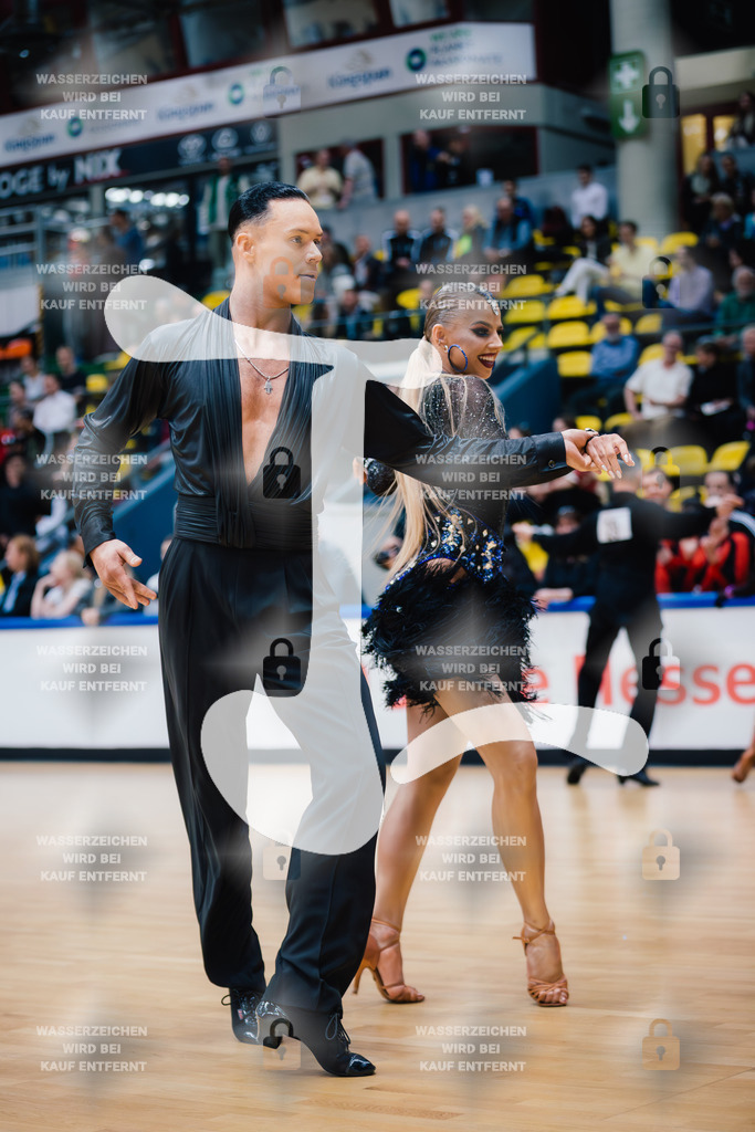Hessen Tanzt WDSF International Open Latin 7th (74) Augustinas Trinkus _ Beatrice Rupslaukyte (Lithuania)-2025-05-18-4978 | Webshop for digital downloads and prints of dance sport, event & show photographer Julian Link - Realisiert mit Pictrs.com