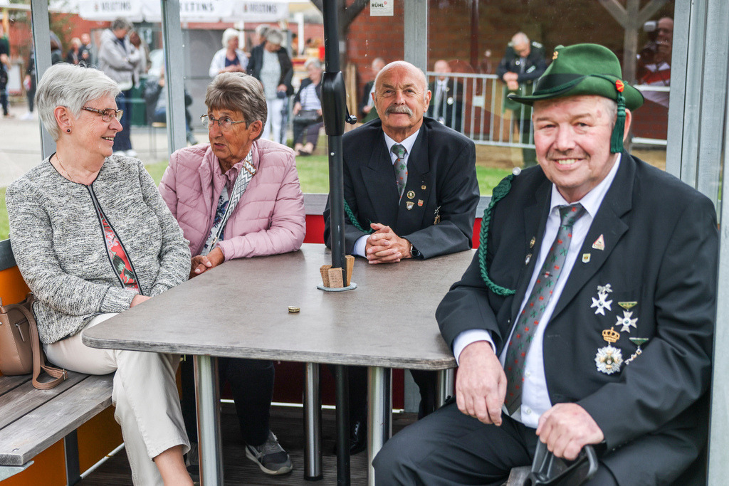 top-top.de 20240705-227 | Foto, Video, Fotografie, Videografie, Fotobox, DJ, Discjockey, Musik, Musikbox, Veranstaltung, Photobooth, Amazon, Ebay, Buchtipp, Bestseller, Autor, Verlag, Buch, Wesel, Hamminkeln, NRW, Dinslaken, Rees, Drohne, Hochzeit, Party, Fotobox, Wesel, Fotograf