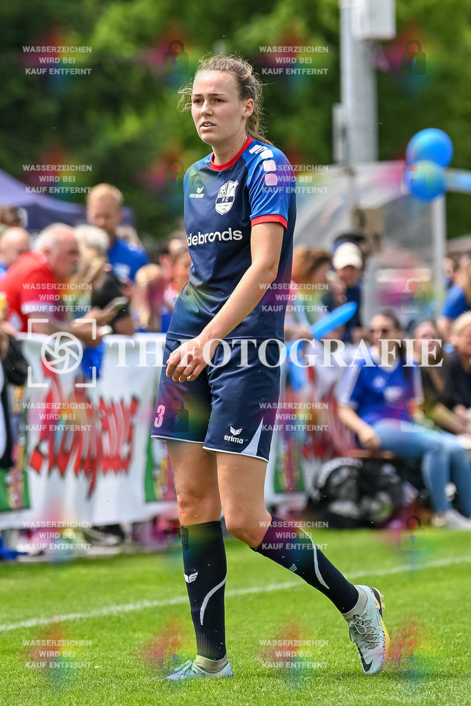 GER, FC Hauingen - SV Waldhaus, Frauen-Fussball, Rothaus Bezirkpokal, Finale, Saison 2024/2025, 29.05.2025 | Julie Le Moult (FC Hauingen, #03)GER, FC Hauingen - SV Waldhaus, Frauen-Fussball, Rothaus Bezirkpokal, Finale, Saison 2024/2025, 29.05.2025Foto: TH Fotografie/Thomas Hess